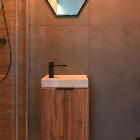 Ga, 200m Od Morza, 400m Od Monte Cassino, Sinus * ソポト